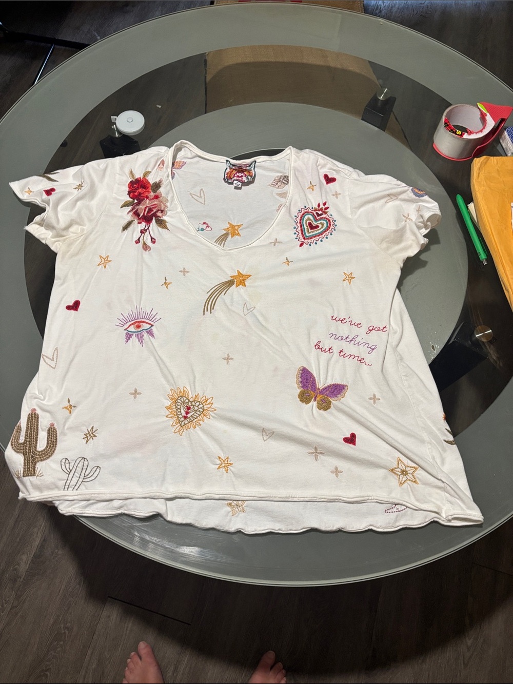 Johnny Was Cream Short-Sleeve Tee with Multicolor Embroidery xl imperfect